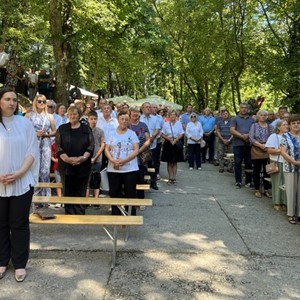 "Više ideala, a manje idola"